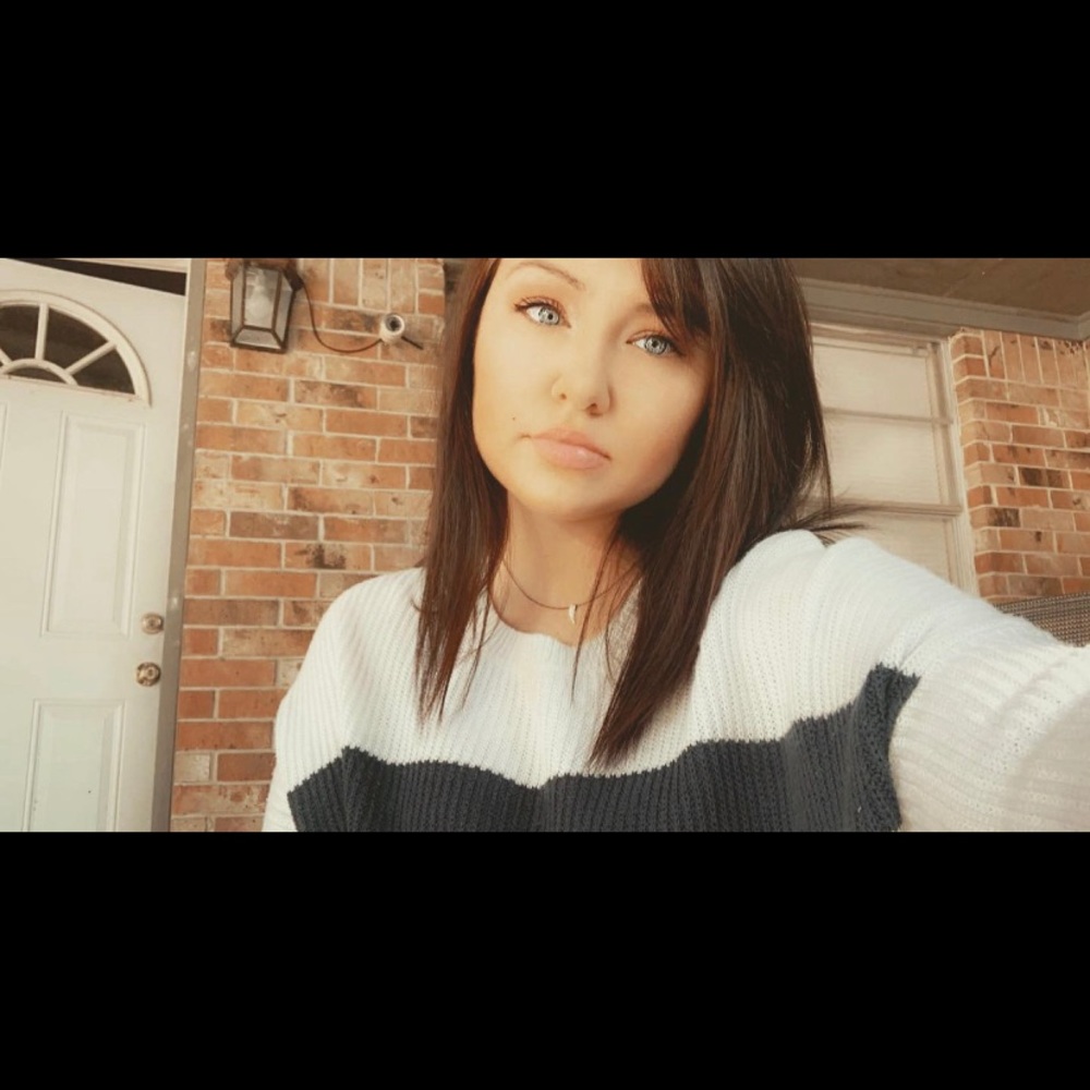 Meet your Posher, Alyssa